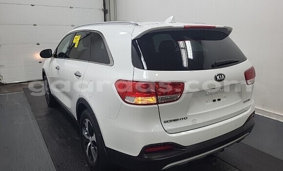 Buy Used Kia Sorento White Car in Dakar in Dakar Buy Used Kia Sorento White Car in Dakar in Dakar