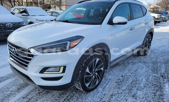 Buy Used Hyundai Tucson White Car in Dakar in Dakar Buy Used Hyundai Tucson White Car in Dakar in Dakar