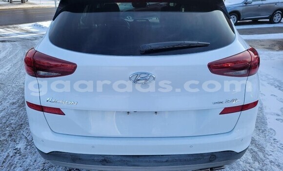 Buy Used Hyundai Tucson White Car in Dakar in Dakar Buy Used Hyundai Tucson White Car in Dakar in Dakar