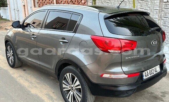 Dieundeu Occasion Kia Sportage Silver Auto in Dakar in Dakar Dieundeu Occasion Kia Sportage Silver Auto in Dakar in Dakar