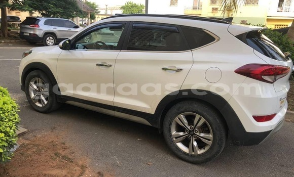 Buy Used Hyundai Tucson White Car in Dakar in Dakar Buy Used Hyundai Tucson White Car in Dakar in Dakar