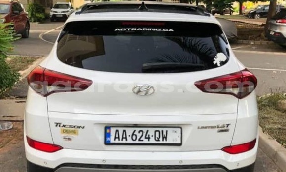 Buy Used Hyundai Tucson White Car in Dakar in Dakar Buy Used Hyundai Tucson White Car in Dakar in Dakar