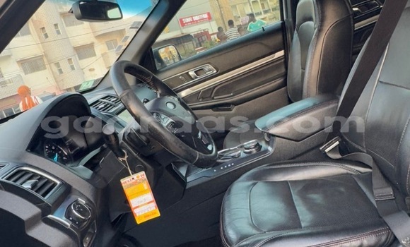 Acheter Occasion Voiture Ford Explorer Blanc à Dakar, Dakar Acheter Occasion Voiture Ford Explorer Blanc à Dakar, Dakar