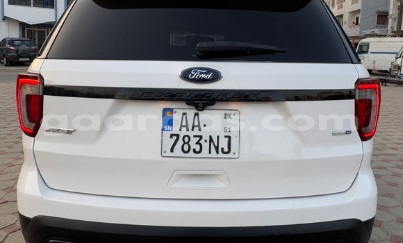 Acheter Occasion Voiture Ford Explorer Blanc à Dakar, Dakar Acheter Occasion Voiture Ford Explorer Blanc à Dakar, Dakar