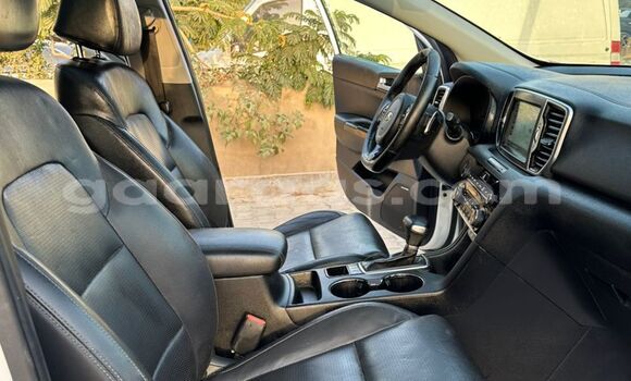 Dieundeu Imported Kia Sportage White Auto in Dakar in Dakar Dieundeu Imported Kia Sportage White Auto in Dakar in Dakar