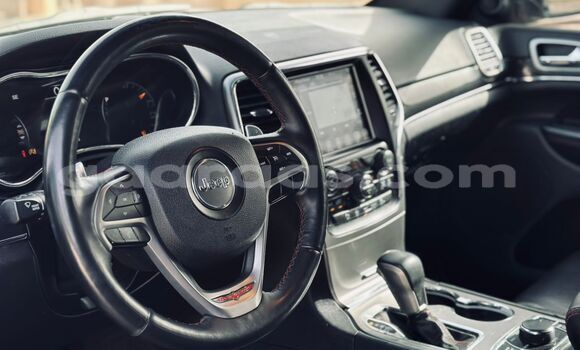 Acheter Import Voiture Jeep Grand Cherokee Noir à Dakar, Dakar Acheter Import Voiture Jeep Grand Cherokee Noir à Dakar, Dakar