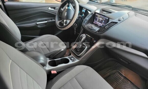 Acheter Occasion Voiture Ford Escape Bleu à Dakar, Dakar Acheter Occasion Voiture Ford Escape Bleu à Dakar, Dakar