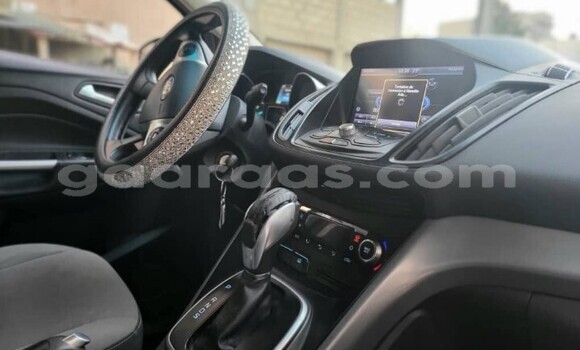 Acheter Occasion Voiture Ford Escape Bleu à Dakar, Dakar Acheter Occasion Voiture Ford Escape Bleu à Dakar, Dakar