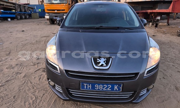 Buy Used Peugeot 5008 Silver Car in Dakar in Dakar