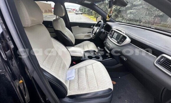 Acheter Occasion Voiture Kia Sorento Noir à Dakar, Dakar Acheter Occasion Voiture Kia Sorento Noir à Dakar, Dakar