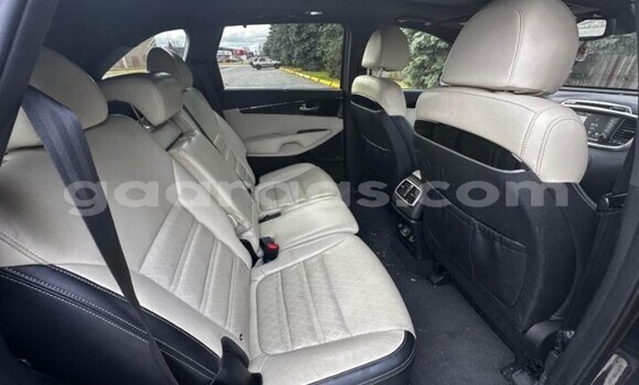 Acheter Occasion Voiture Kia Sorento Noir à Dakar, Dakar Acheter Occasion Voiture Kia Sorento Noir à Dakar, Dakar