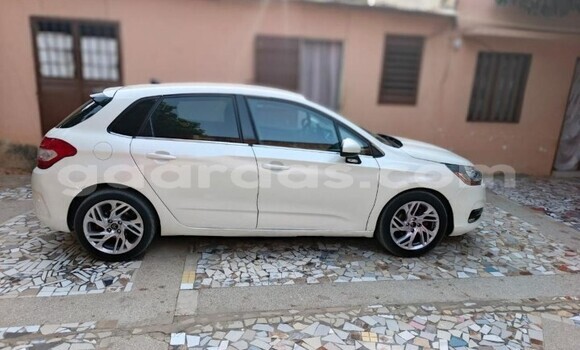 Dieundeu Occasion Citroen C4 White Auto in Dakar in Dakar Dieundeu Occasion Citroen C4 White Auto in Dakar in Dakar