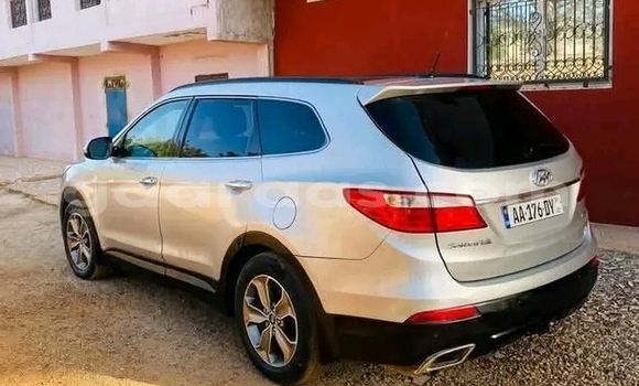 Buy Used Hyundai Santa Fe White Car in Dakar in Dakar Buy Used Hyundai Santa Fe White Car in Dakar in Dakar