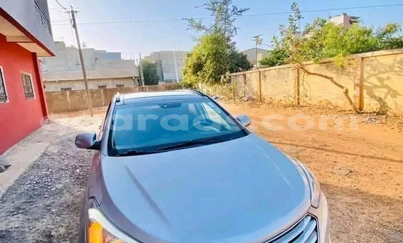 Buy Used Hyundai Santa Fe White Car in Dakar in Dakar Buy Used Hyundai Santa Fe White Car in Dakar in Dakar