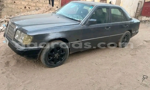Buy Used Mercedes-Benz E200 Black Car in Dakar in Dakar Buy Used Mercedes-Benz E200 Black Car in Dakar in Dakar