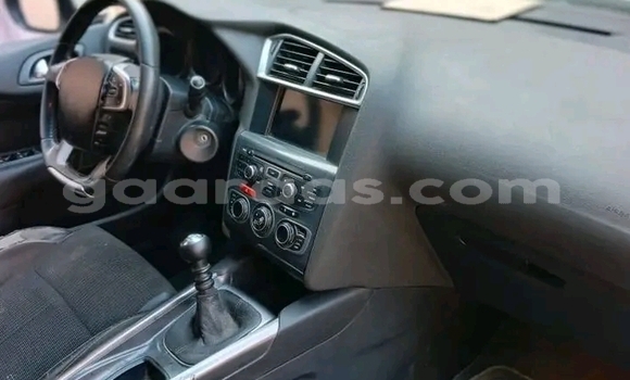 Dieundeu Occasion Citroen C4 White Auto in Dakar in Dakar Dieundeu Occasion Citroen C4 White Auto in Dakar in Dakar