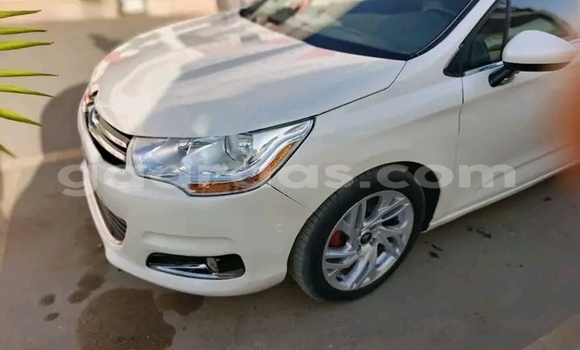 Dieundeu Occasion Citroen C4 White Auto in Dakar in Dakar Dieundeu Occasion Citroen C4 White Auto in Dakar in Dakar