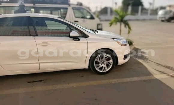 Dieundeu Occasion Citroen C4 White Auto in Dakar in Dakar Dieundeu Occasion Citroen C4 White Auto in Dakar in Dakar