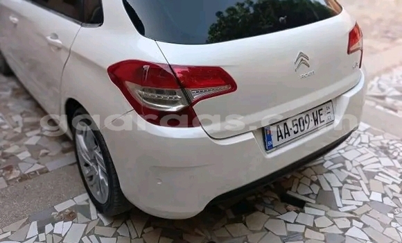 Dieundeu Occasion Citroen C4 White Auto in Dakar in Dakar Dieundeu Occasion Citroen C4 White Auto in Dakar in Dakar