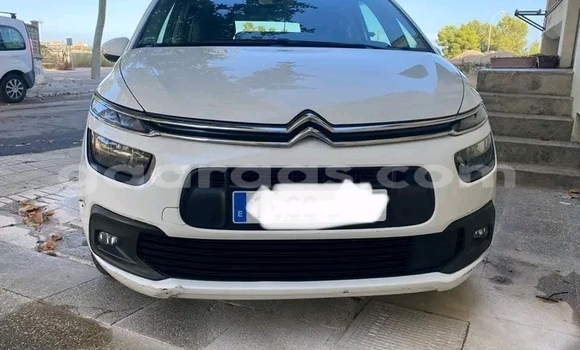 Dieundeu Occasion Citroen C4 White Auto in Dakar in Dakar Dieundeu Occasion Citroen C4 White Auto in Dakar in Dakar