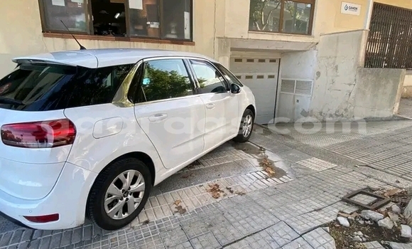 Dieundeu Occasion Citroen C4 White Auto in Dakar in Dakar Dieundeu Occasion Citroen C4 White Auto in Dakar in Dakar