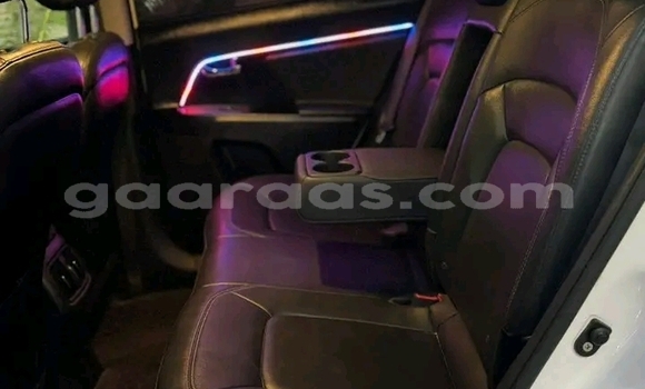 Dieundeu Occasion Kia Sportage White Auto in Dakar in Dakar Dieundeu Occasion Kia Sportage White Auto in Dakar in Dakar