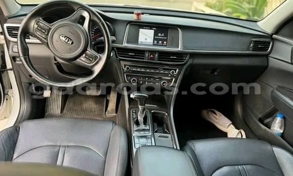 Dieundeu Occasion Kia K5 White Auto in Dakar in Dakar Dieundeu Occasion Kia K5 White Auto in Dakar in Dakar