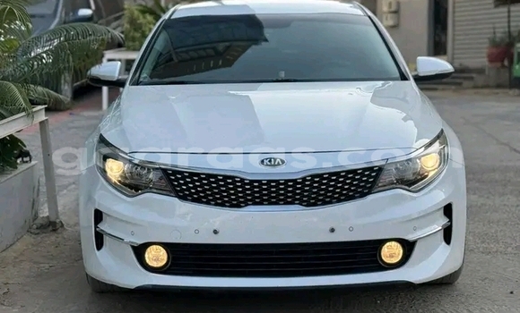 Dieundeu Occasion Kia K5 White Auto in Dakar in Dakar Dieundeu Occasion Kia K5 White Auto in Dakar in Dakar