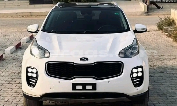 Dieundeu Occasion Kia Sportage White Auto in Dakar in Dakar Dieundeu Occasion Kia Sportage White Auto in Dakar in Dakar