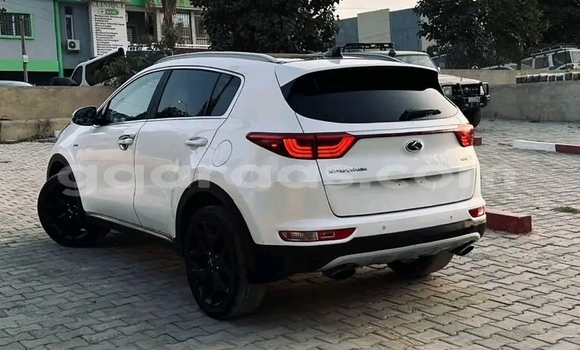 Dieundeu Occasion Kia Sportage White Auto in Dakar in Dakar Dieundeu Occasion Kia Sportage White Auto in Dakar in Dakar