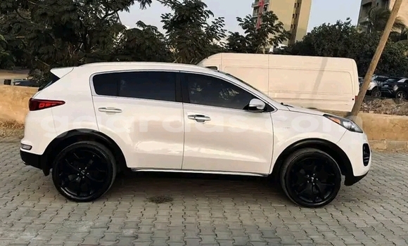 Dieundeu Occasion Kia Sportage White Auto in Dakar in Dakar Dieundeu Occasion Kia Sportage White Auto in Dakar in Dakar