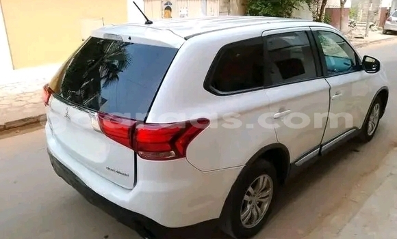 Dieundeu Occasion Mitsubishi Outlander White Auto in Dakar in Dakar Dieundeu Occasion Mitsubishi Outlander White Auto in Dakar in Dakar
