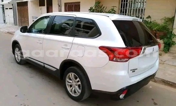 Dieundeu Occasion Mitsubishi Outlander White Auto in Dakar in Dakar Dieundeu Occasion Mitsubishi Outlander White Auto in Dakar in Dakar
