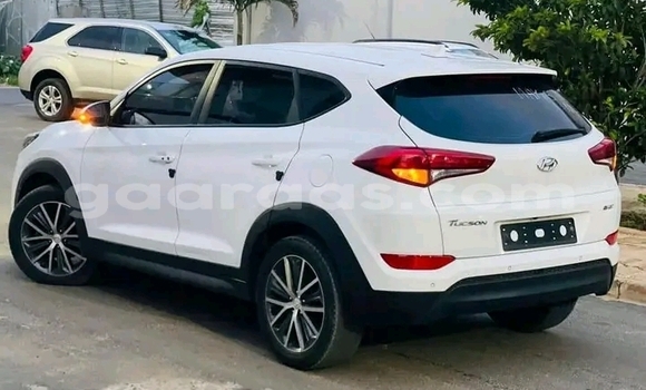 Acheter Occasion Voiture Hyundai Tucson Blanc à Dakar, Dakar Acheter Occasion Voiture Hyundai Tucson Blanc à Dakar, Dakar