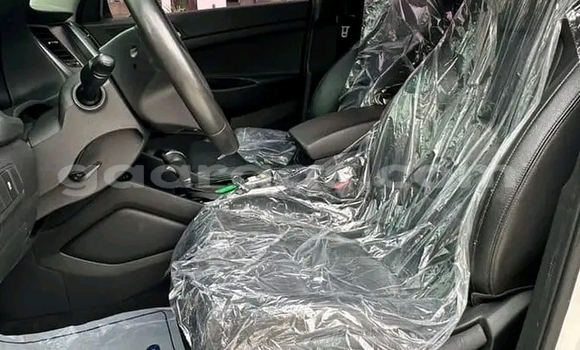 Dieundeu Occasion Hyundai Tucson White Auto in Dakar in Dakar Dieundeu Occasion Hyundai Tucson White Auto in Dakar in Dakar