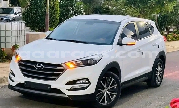 Dieundeu Occasion Hyundai Tucson White Auto in Dakar in Dakar Dieundeu Occasion Hyundai Tucson White Auto in Dakar in Dakar