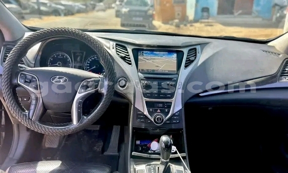 Dieundeu Occasion Hyundai Grandeur Black Auto in Dakar in Dakar Dieundeu Occasion Hyundai Grandeur Black Auto in Dakar in Dakar