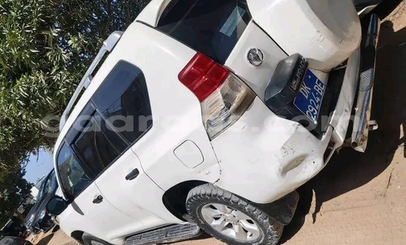 Dieundeu Occasion Toyota Prado White Auto in Dakar in Dakar Dieundeu Occasion Toyota Prado White Auto in Dakar in Dakar
