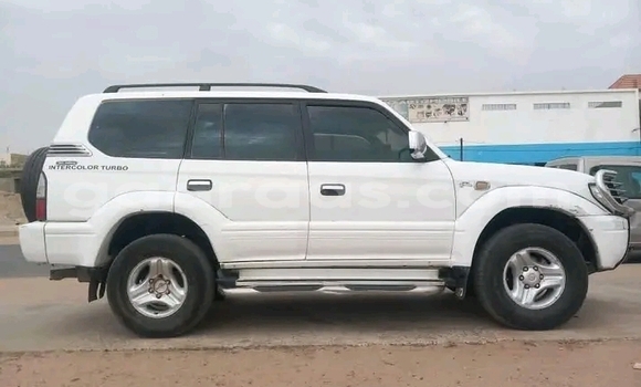 Buy Used Toyota Prado White Car in Dakar in Dakar
