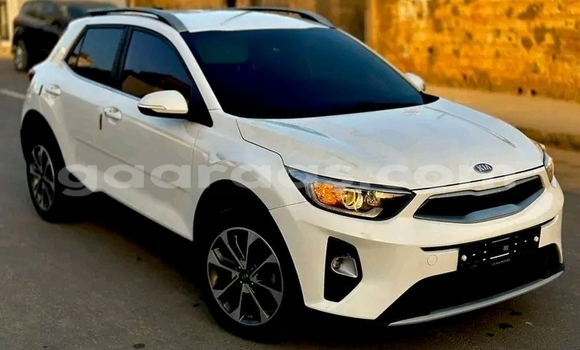 Buy Used Kia Stonic White Car in Dakar in Dakar