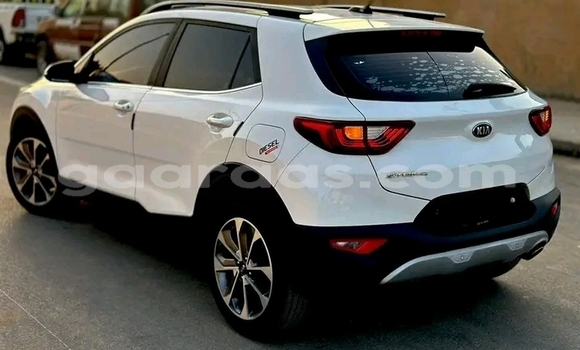 Buy Used Kia Stonic White Car in Dakar in Dakar Buy Used Kia Stonic White Car in Dakar in Dakar