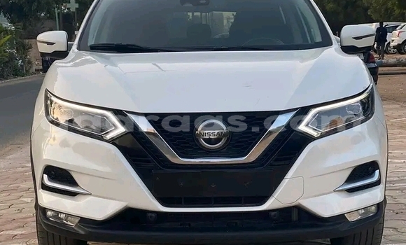 Buy Used Nissan Qashqai White Car in Dakar in Dakar Buy Used Nissan Qashqai White Car in Dakar in Dakar