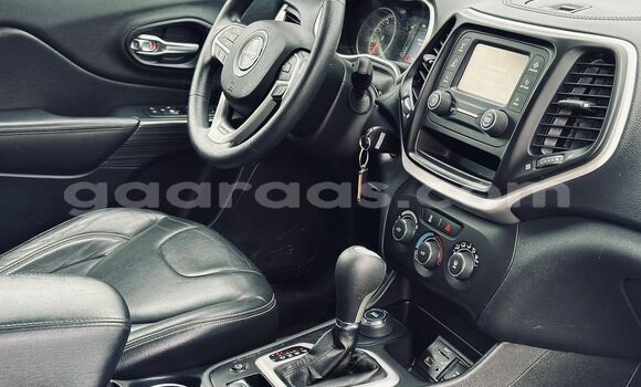 Acheter Import Voiture Jeep Cherokee Blanc à Dakar, Dakar Acheter Import Voiture Jeep Cherokee Blanc à Dakar, Dakar