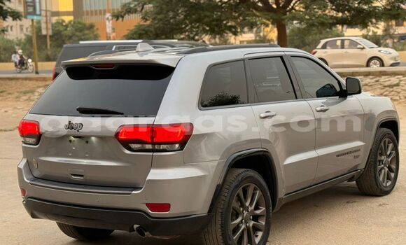 Buy Import Jeep Grand Cherokee Silver Car in Dakar in Dakar Buy Import Jeep Grand Cherokee Silver Car in Dakar in Dakar