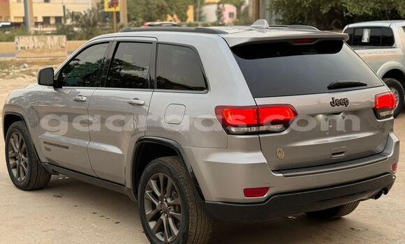 Buy Import Jeep Grand Cherokee Silver Car in Dakar in Dakar Buy Import Jeep Grand Cherokee Silver Car in Dakar in Dakar