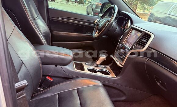 Buy Import Jeep Grand Cherokee Silver Car in Dakar in Dakar Buy Import Jeep Grand Cherokee Silver Car in Dakar in Dakar