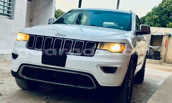 Buy Import Jeep Grand Cherokee White Car in Dakar in Dakar