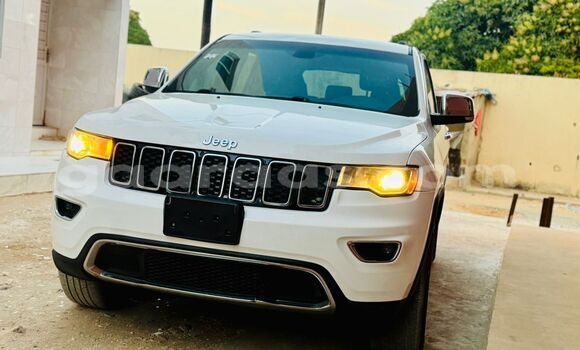 Dieundeu Imported Jeep Grand Cherokee White Auto in Dakar in Dakar Dieundeu Imported Jeep Grand Cherokee White Auto in Dakar in Dakar
