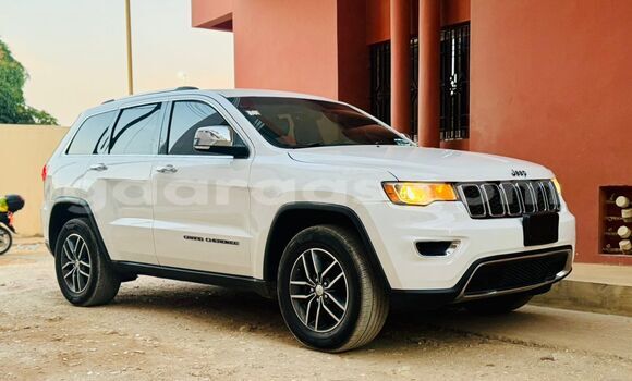Dieundeu Imported Jeep Grand Cherokee White Auto in Dakar in Dakar Dieundeu Imported Jeep Grand Cherokee White Auto in Dakar in Dakar
