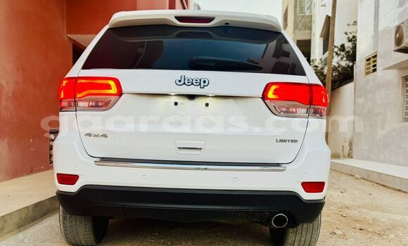 Dieundeu Imported Jeep Grand Cherokee White Auto in Dakar in Dakar Dieundeu Imported Jeep Grand Cherokee White Auto in Dakar in Dakar